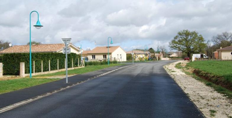 Les lotissements pavillonnaires s'étendent sans prise en compte du contexte et banalisent les paysages - Saint-Seurin-sur-l'Isle